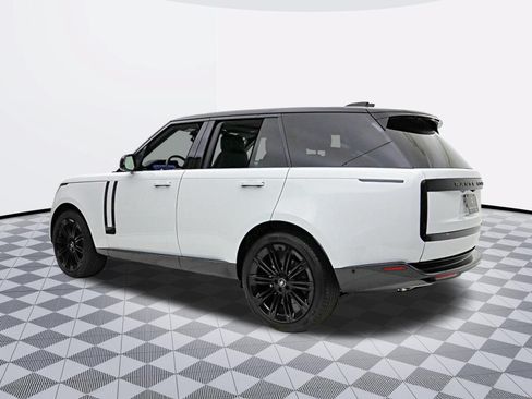 Used 2025 Land Rover Range Rover SE AWD/4WD image 9