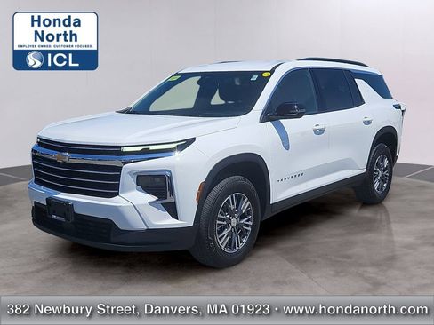 Used 2026 Chevrolet Traverse LT AWD/4WD image 1