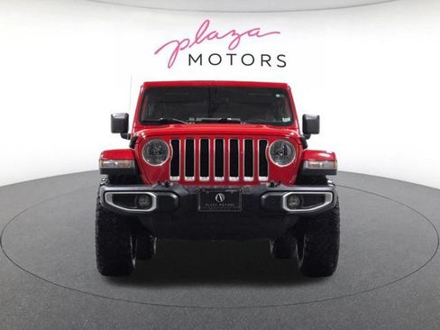 Used 2018 Jeep Wrangler Unlimited Sahara AWD/4WD image 2