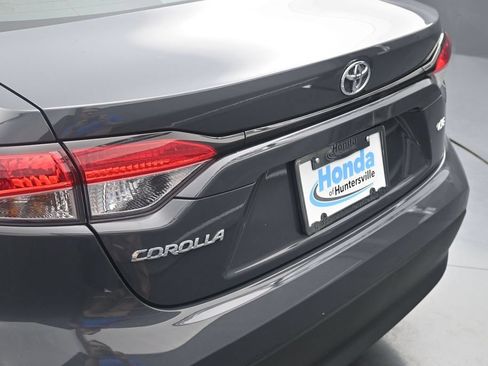 Used 2025 Toyota Corolla LE w/ Convenience Package FWD image 11