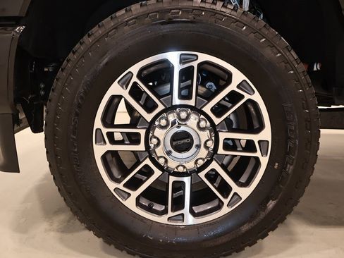 Certified 2026 Ford F350 Platinum w/ Platinum Plus Package image 48