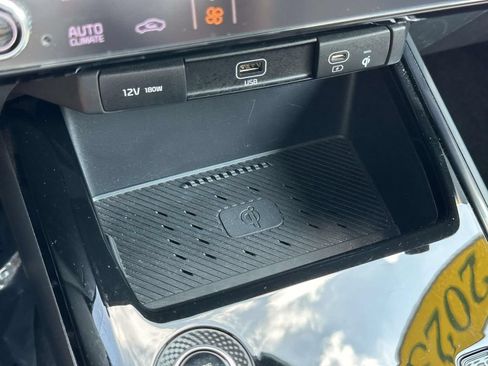 Certified 2023 Kia Niro EX w/ EX Cold Weather Package FWD image 29