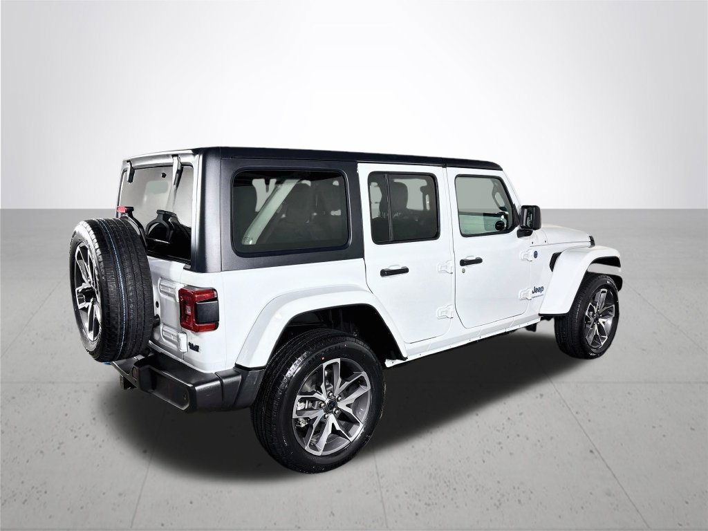 Used 2024 Jeep Wrangler Unlimited w/ Convenience Group AWD/4WD image 7