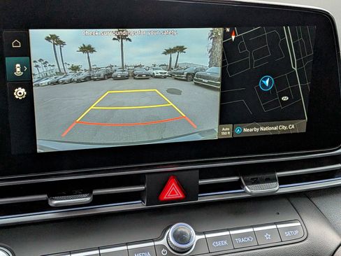 New 2025 Hyundai Elantra Limited image 11