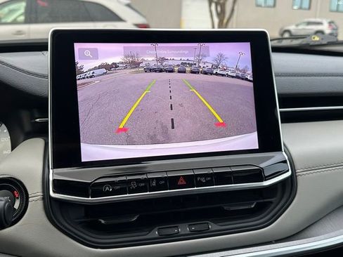 Used 2024 Jeep Compass Limited image 28