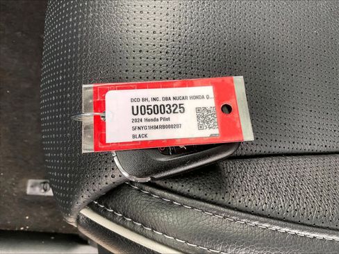 Used 2024 Honda Pilot Elite image 32