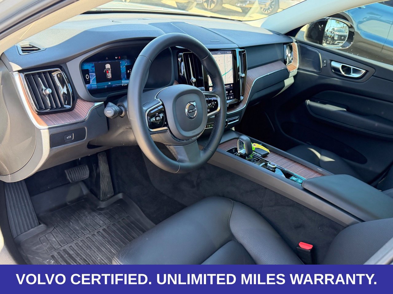 Certified 2024 Volvo XC60 B5 Plus w/ Protection Package Premier AWD/4WD image 19