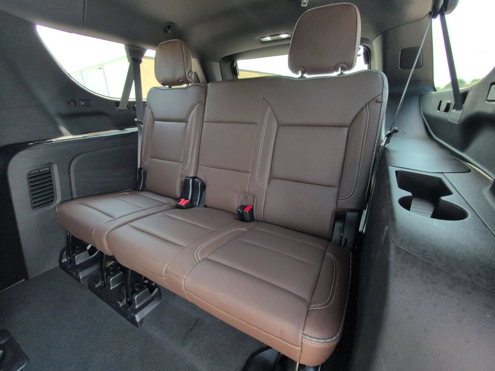 Used 2024 Chevrolet Suburban High Country AWD/4WD image 29
