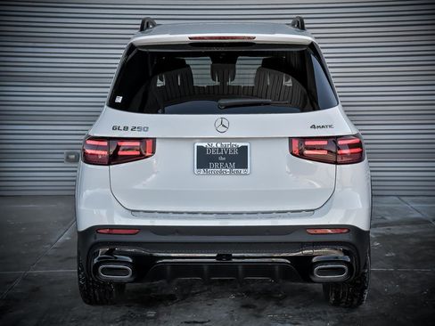 Certified 2025 Mercedes-Benz GLB 250 GLB 250 4MATIC image 5