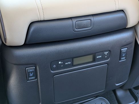 Used 2023 Nissan Armada Platinum w/ Captain's Chairs Package AWD/4WD image 16