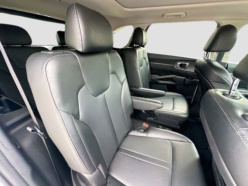 Used 2022 Kia Sorento SX image 29