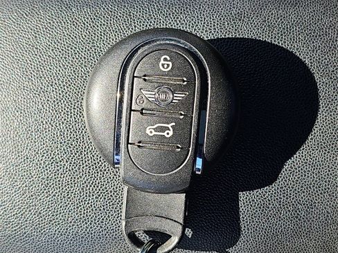 Used 2017 MINI Cooper S image 13