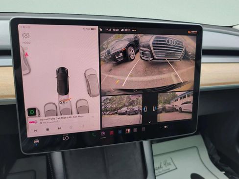 Used 2022 Tesla Model 3 Standard Range RWD image 18