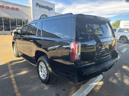 Used 2017 GMC Yukon XL SLT AWD/4WD image 7