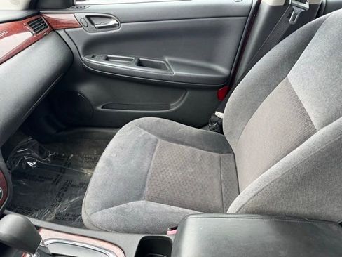 Used 2009 Chevrolet Impala LT image 16