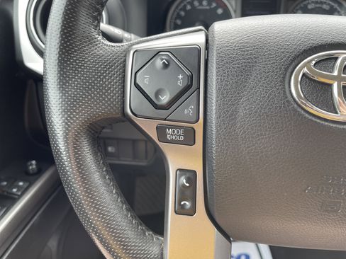 Used 2022 Toyota Tacoma SR5 RWD image 17