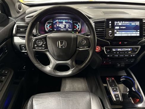 Used 2022 Honda Pilot Touring image 11