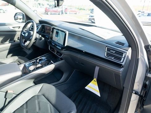 New 2026 Volkswagen Atlas Cross Sport SE FWD image 40