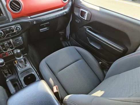 Used 2021 Jeep Wrangler Unlimited Rubicon image 12