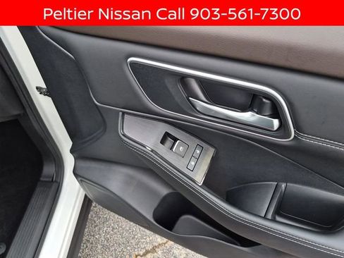 Certified 2023 Nissan Rogue Platinum w/ Platinum Premium Package FWD image 16
