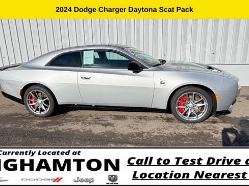 Used 2024 Dodge Charger Daytona Scat Pack w/ Plus Group AWD/4WD image 7