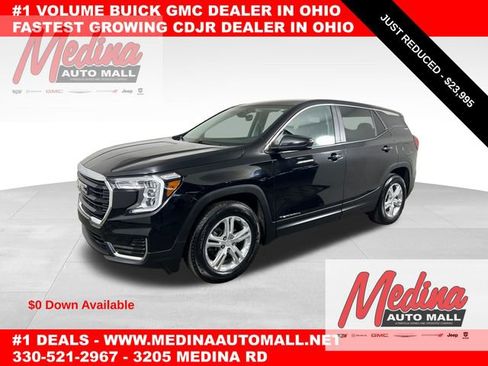 Used 2023 GMC Terrain SLE image 1