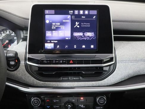 Used 2022 Jeep Compass Latitude image 28