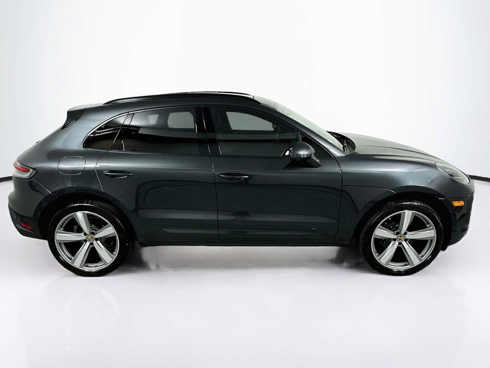 Certified 2026 Porsche Macan AWD/4WD image 8