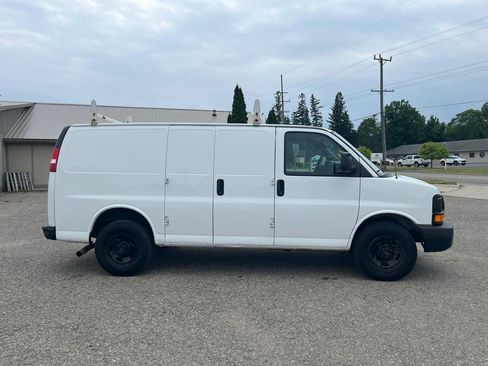 Used 2016 GMC Savana 2500 RWD image 7