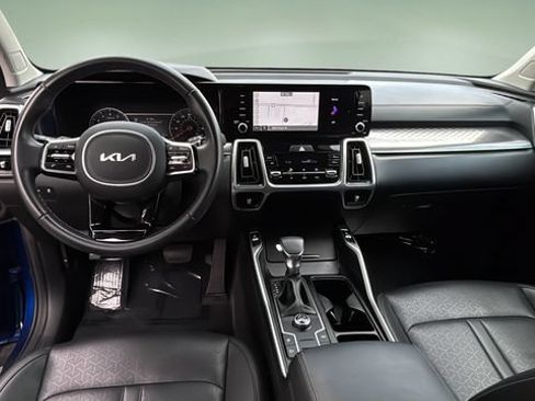 Used 2023 Kia Sorento S w/ Panoramic Sunroof Package FWD image 16