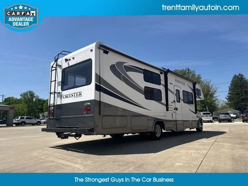 Used 2017 Ford E-450 and Econoline 450 Super Duty w/ Motorhome Prep Package image 11