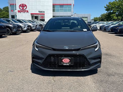 Used 2023 Toyota Corolla SE w/ SE Premium Package FWD image 2