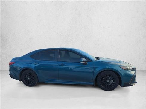 Used 2025 Toyota Camry SE FWD image 5