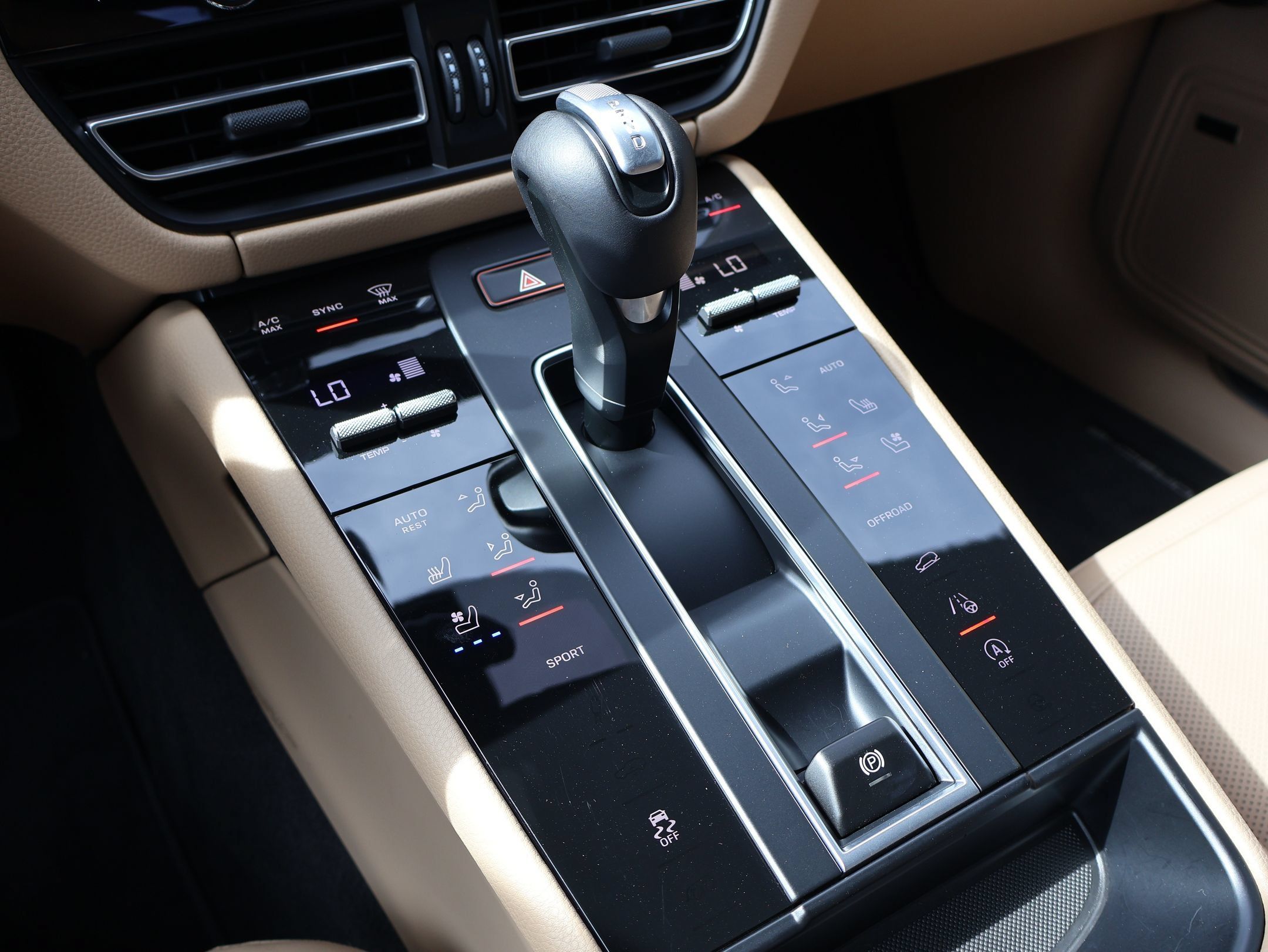 Certified 2026 Porsche Macan AWD/4WD image 27