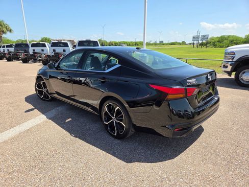 Used 2024 Nissan Altima 2.5 SR FWD image 5