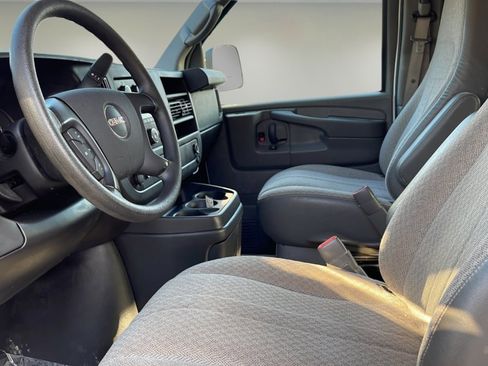 Used 2014 GMC Savana 2500 image 18