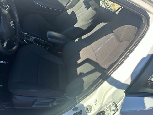 Used 2022 Toyota Corolla SE w/ Carpet Mat Package (TMS) image 13