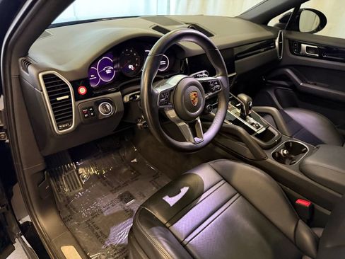 Certified 2021 Porsche Cayenne Coupe AWD/4WD image 4