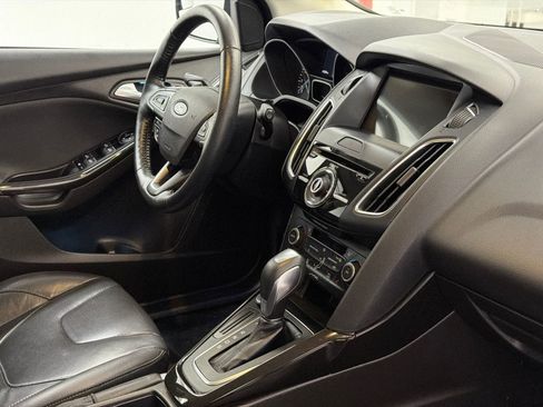 Used 2016 Ford Focus Titanium w/ Exterior Protection Package image 9