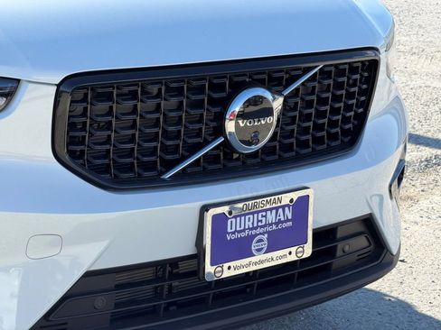 New 2026 Volvo XC40 B5 Ultra w/ Protection Package Premier image 2