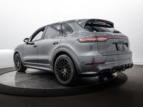 Certified 2022 Porsche Cayenne GTS AWD/4WD image 3