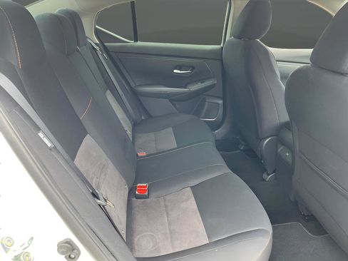 Used 2022 Nissan Sentra SR w/ Lighting Package FWD image 17