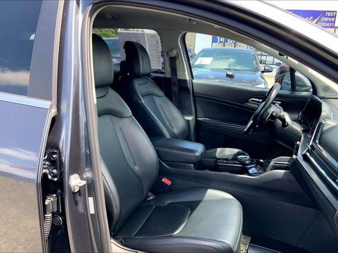 Used 2023 Kia Sportage EX AWD/4WD image 7