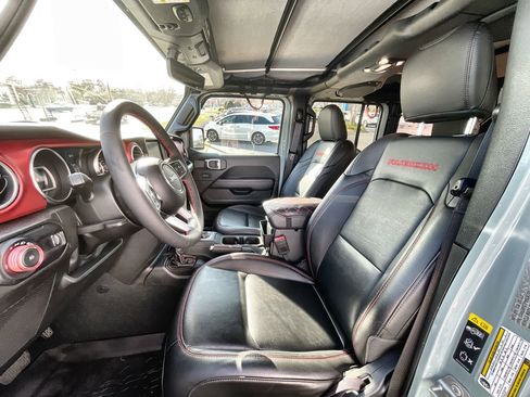 Used 2023 Jeep Wrangler Unlimited Rubicon w/ Cold Weather Group image 19