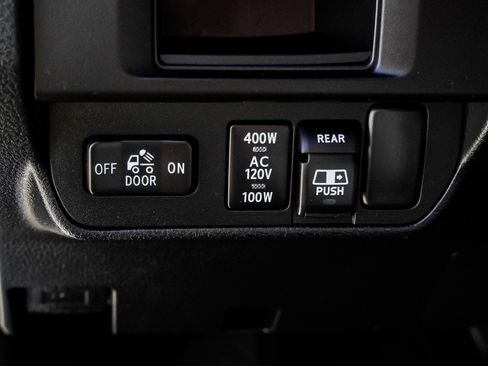 Certified 2017 Toyota Tacoma TRD Sport w/ Premium & Technology Package AWD/4WD image 20