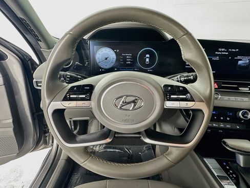 Used 2023 Hyundai Elantra SEL w/ Convenience Package FWD image 11