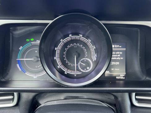 Used 2021 Hyundai Elantra Blue image 11