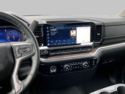 Used 2024 Chevrolet Silverado 1500 LT AWD/4WD image 7
