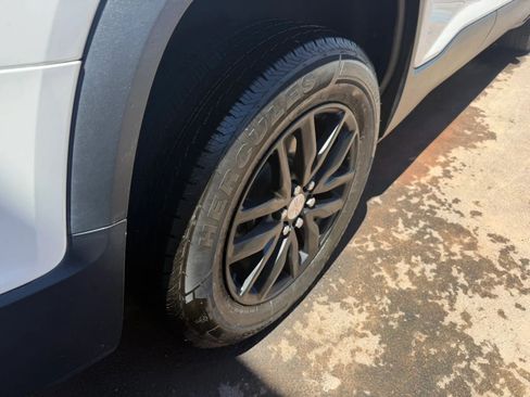 Used 2018 GMC Acadia SLT AWD/4WD image 21