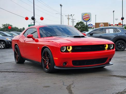 Used 2016 Dodge Challenger R/T Scat Pack RWD image 5